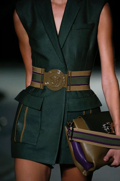 Look 4